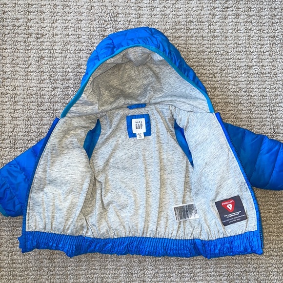 Baby Gap PrimaLoft Puffer Jacket with Hoodie- 6-12 Months - Picture 3 of 8